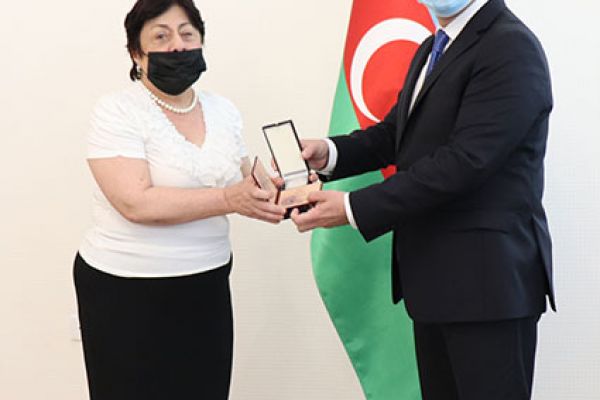 Medical workers awarded according to the relevant decrees of President Ilham Aliyev have received their honors - 5